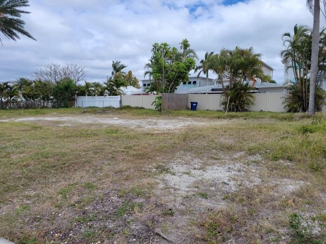 235 145TH AVENUE E, Madeira Beach, FL 33708