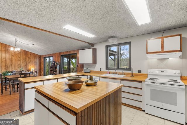 1625A Old Carrolton Road, Newnan, GA 30263