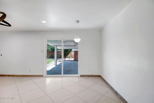3431 W COUNTRY GABLES Drive, Phoenix, AZ 85053