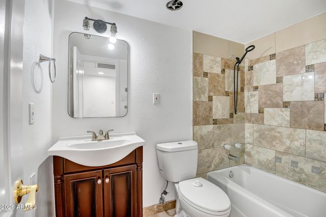 3431 W COUNTRY GABLES Drive, Phoenix, AZ 85053