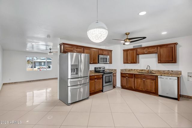 3431 W COUNTRY GABLES Drive, Phoenix, AZ 85053