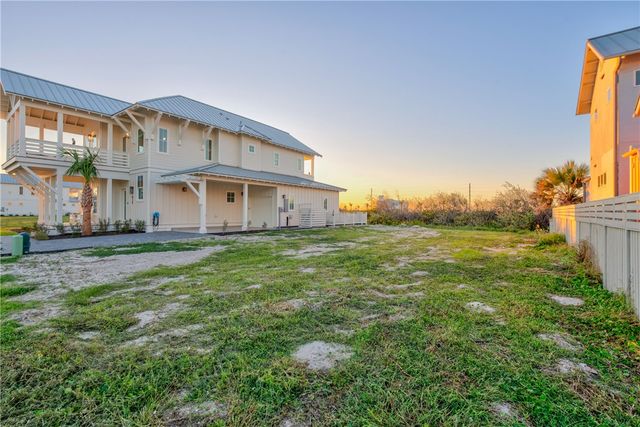 607 Center Square West, Port Aransas, TX 78373