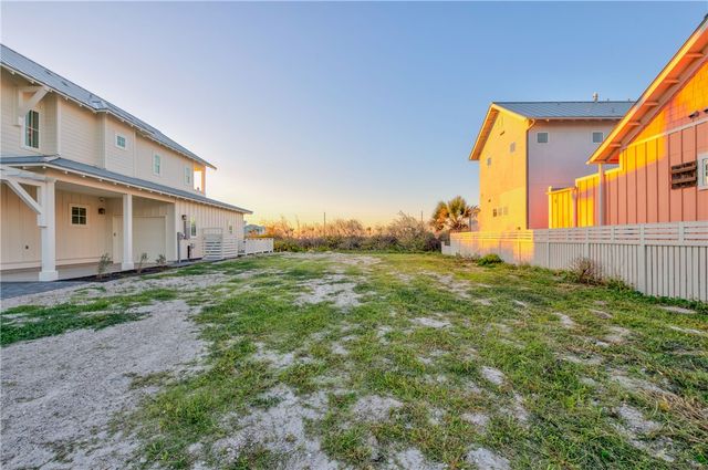 607 Center Square West, Port Aransas, TX 78373