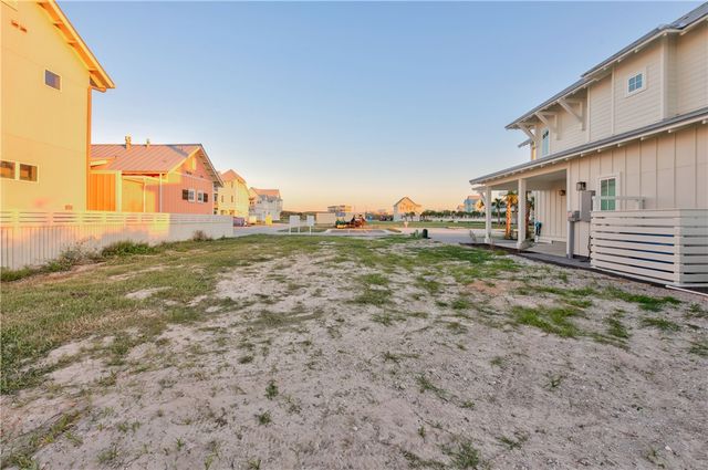 607 Center Square West, Port Aransas, TX 78373
