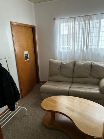 11521 Lumpkin Street, Hamtramck, MI 48212