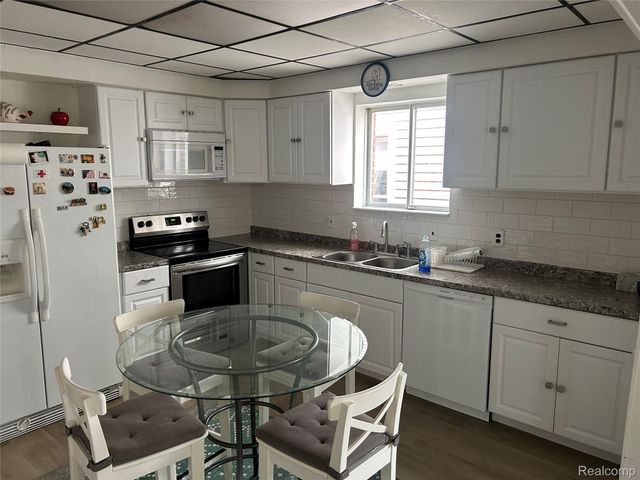 11521 Lumpkin Street, Hamtramck, MI 48212