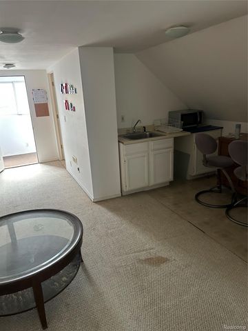 11521 Lumpkin Street, Hamtramck, MI 48212