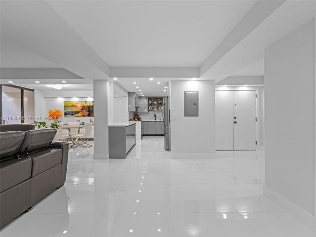 13953 Kendale Lakes Cir B205, Miami, FL 33183