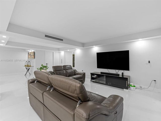 13953 Kendale Lakes Cir B205, Miami, FL 33183