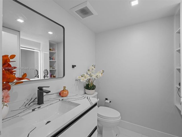 13953 Kendale Lakes Cir B205, Miami, FL 33183