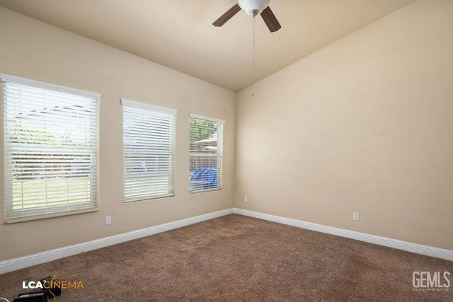 9434 Red Pine Drive, Shafter, CA 93263