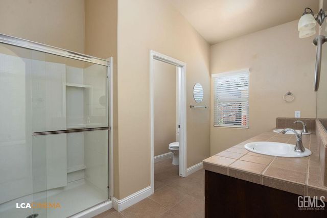 9434 Red Pine Drive, Shafter, CA 93263