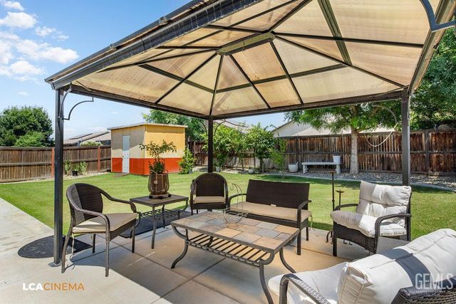 9434 Red Pine Drive, Shafter, CA 93263