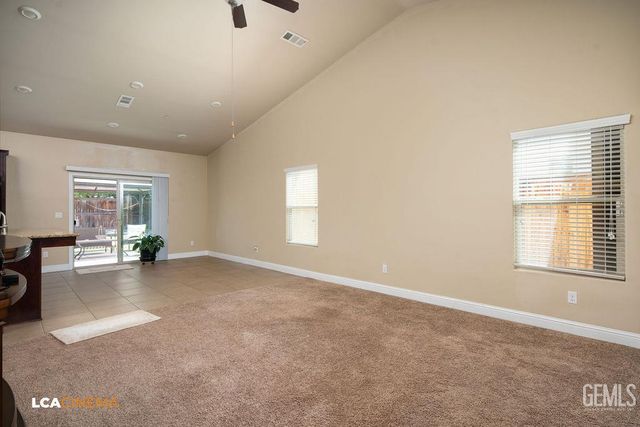 9434 Red Pine Drive, Shafter, CA 93263