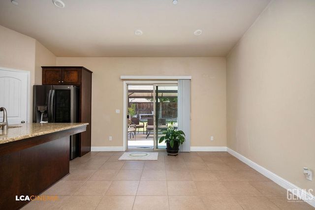 9434 Red Pine Drive, Shafter, CA 93263