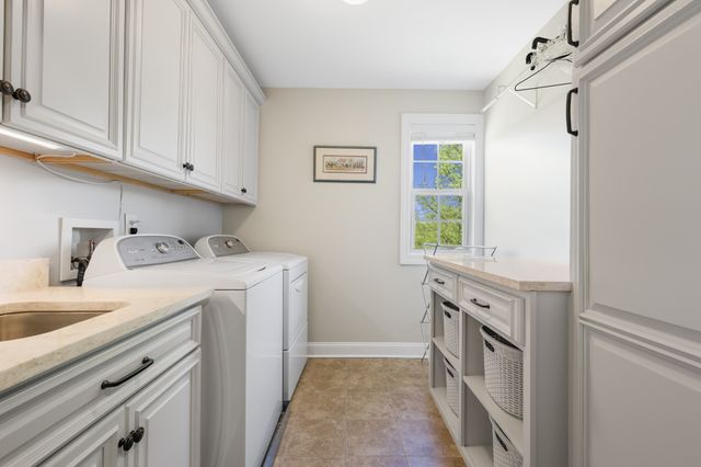 721 Springlake Dr, Franklin, TN 37064