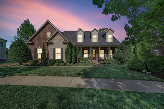 721 Springlake Dr, Franklin, TN 37064