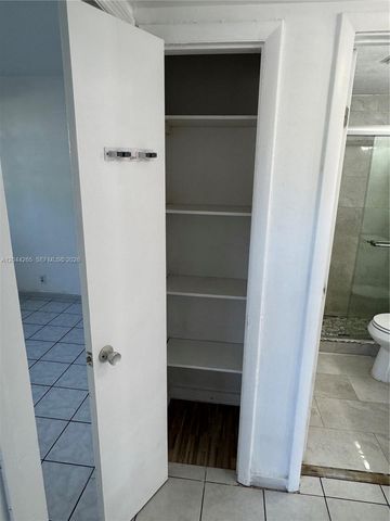 1765 Venice Ln 4E, North Miami, FL 33181