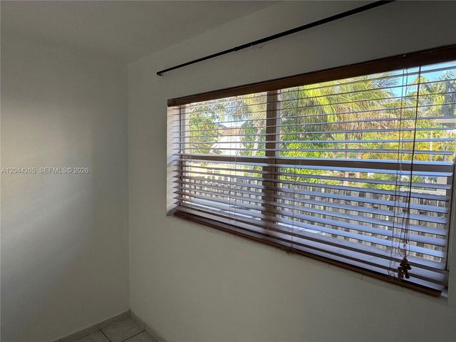 1765 Venice Ln 4E, North Miami, FL 33181