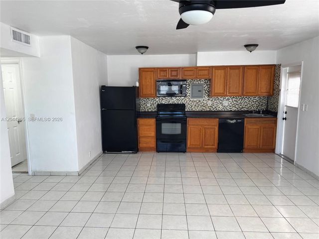 1765 Venice Ln 4E, North Miami, FL 33181