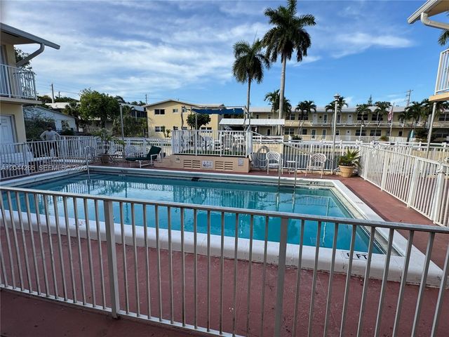 1765 Venice Ln 4E, North Miami, FL 33181