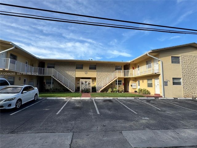 1765 Venice Ln 4E, North Miami, FL 33181