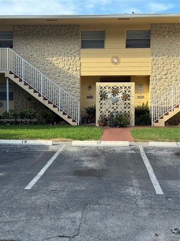 1765 Venice Ln 4E, North Miami, FL 33181