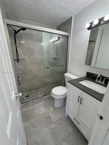 1765 Venice Ln 4E, North Miami, FL 33181