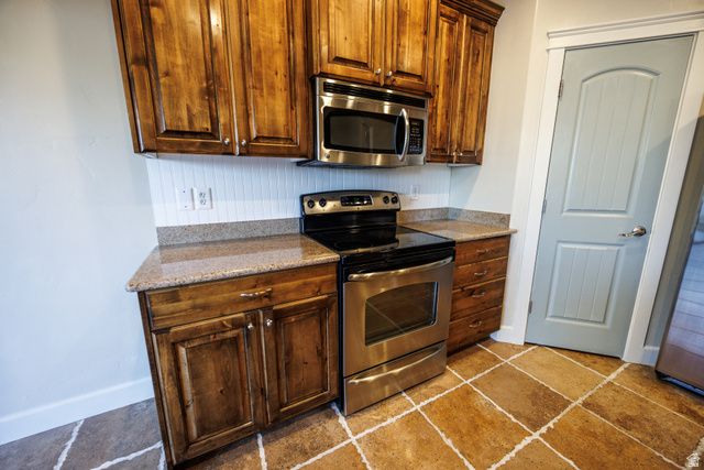 1238 N BAYCREST DR, Saratoga Springs, UT 84045