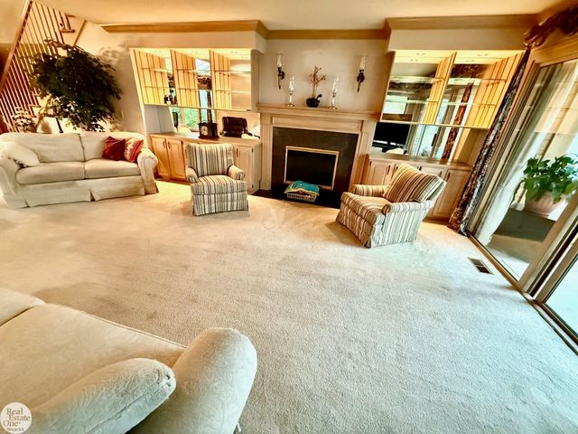 6901 River Road, Cottrellville Twp, MI 48039