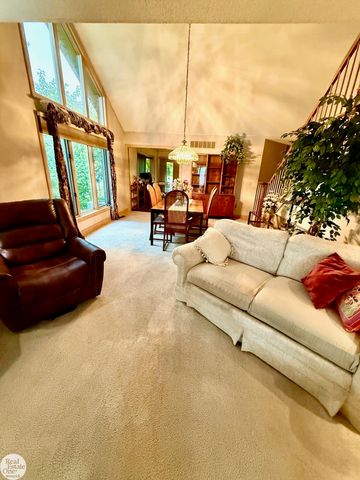 6901 River Road, Cottrellville Twp, MI 48039