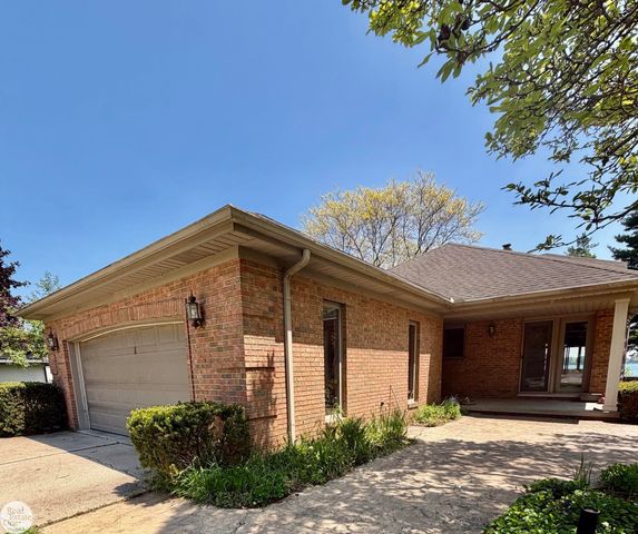 6901 River Road, Cottrellville Twp, MI 48039