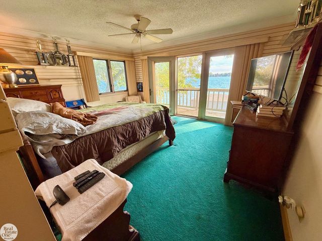 6901 River Road, Cottrellville Twp, MI 48039