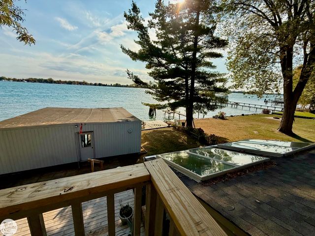 6901 River Road, Cottrellville Twp, MI 48039
