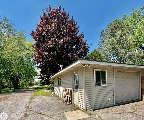 6901 River Road, Cottrellville Twp, MI 48039