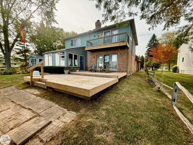 6901 River Road, Cottrellville Twp, MI 48039