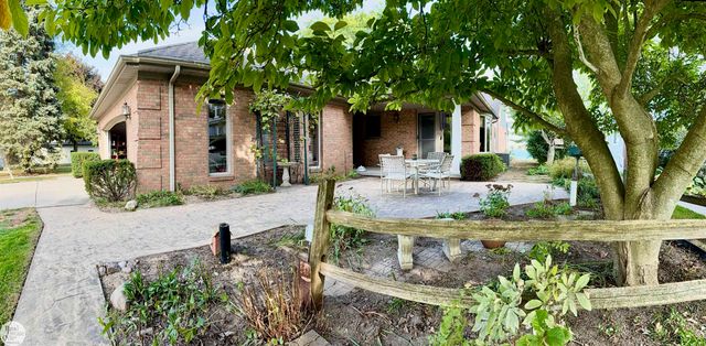 6901 River Road, Cottrellville Twp, MI 48039