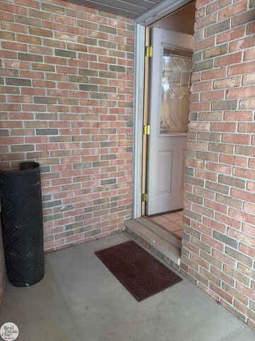 6901 River Road, Cottrellville Twp, MI 48039