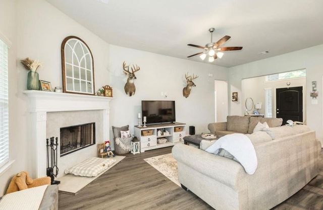 2337 Shalmar Drive, West Columbia, TX 77486