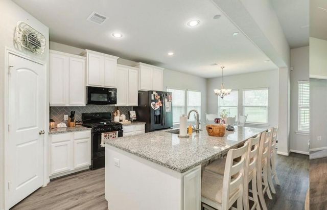 2337 Shalmar Drive, West Columbia, TX 77486