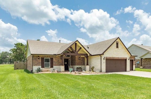 2337 Shalmar Drive, West Columbia, TX 77486