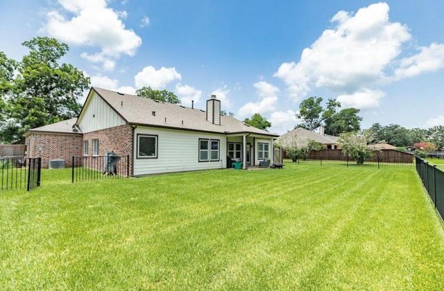 2337 Shalmar Drive, West Columbia, TX 77486