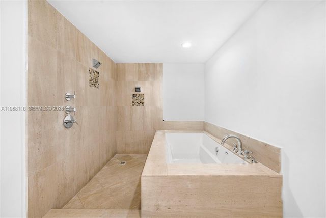 5875 Collins Ave 906, Miami Beach, FL 33140