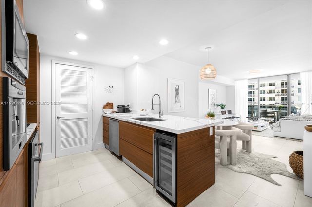 5875 Collins Ave 906, Miami Beach, FL 33140