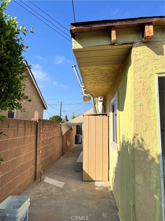 Image 3 of property listing at 14905 central Avenue, Baldwin Park, CA 91706