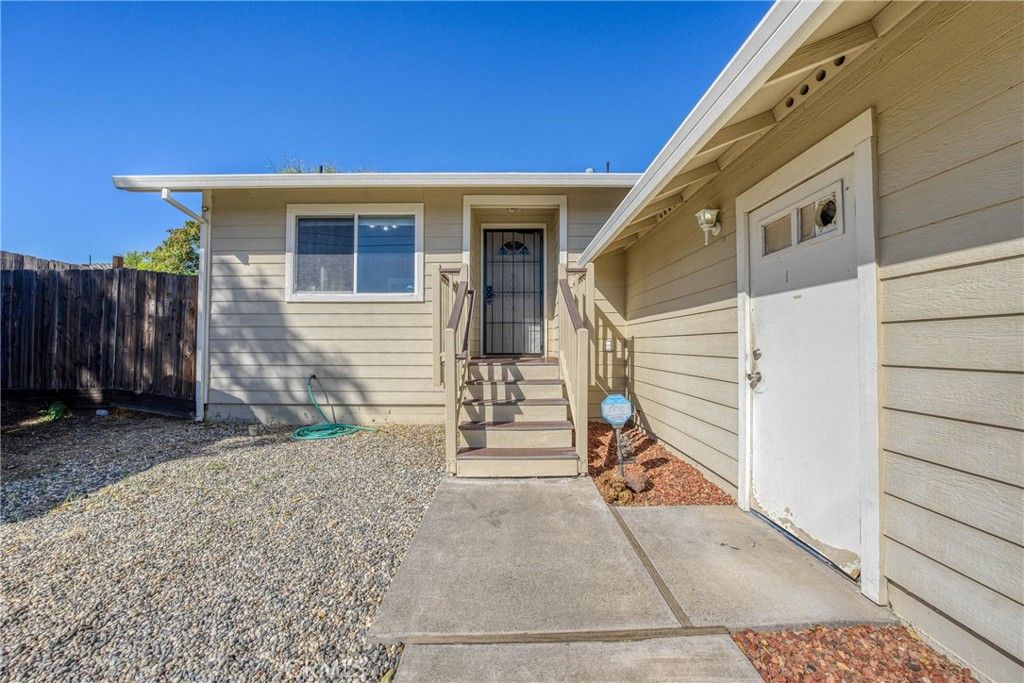 Image 6 of property listing at 3593 Peony Street, Clearlake, CA 95422