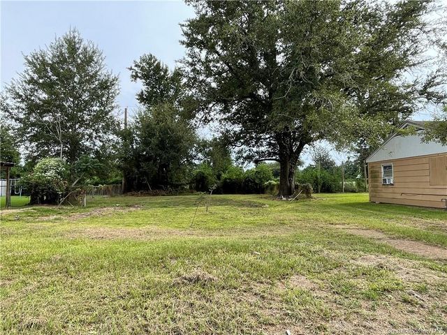2244 E Prien Lake Road, Lake Charles, LA 70601