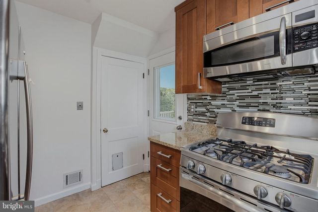 717 MAPLETON RD, Rockville, MD 20850