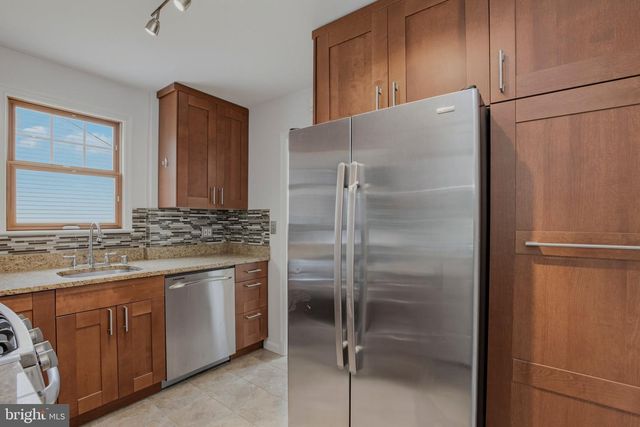 717 MAPLETON RD, Rockville, MD 20850