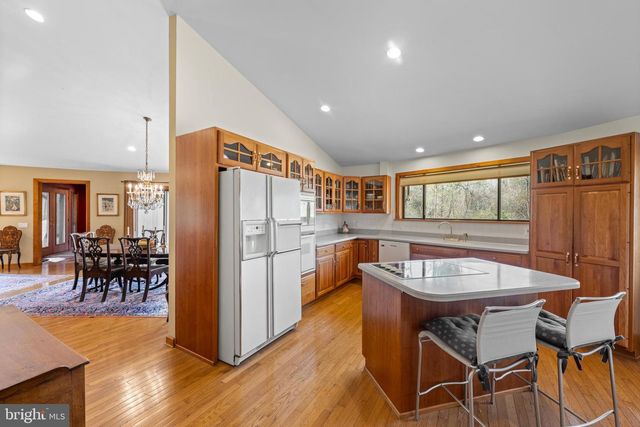2119 S SUGAN RD, New Hope, PA 18938